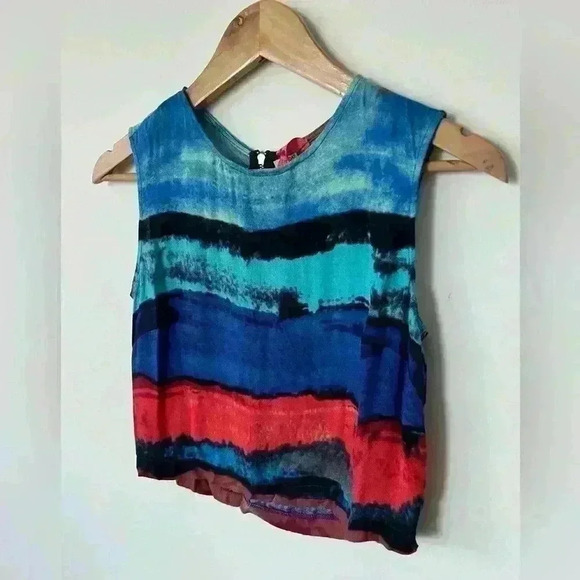 Eight Sixty Women’s Red Blue Gradient Crop Coastal Coachella Summer Top Small - Picture 6 of 9